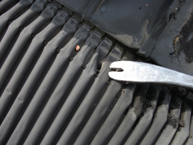 守山区にて雨漏りした天窓の補修工事、天窓周囲で雨漏りが発生しやすい理由